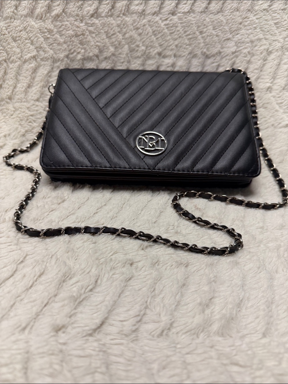 Studio Badgley Mischka black quilted envelope Crossbody shoulder bag chain NWOT